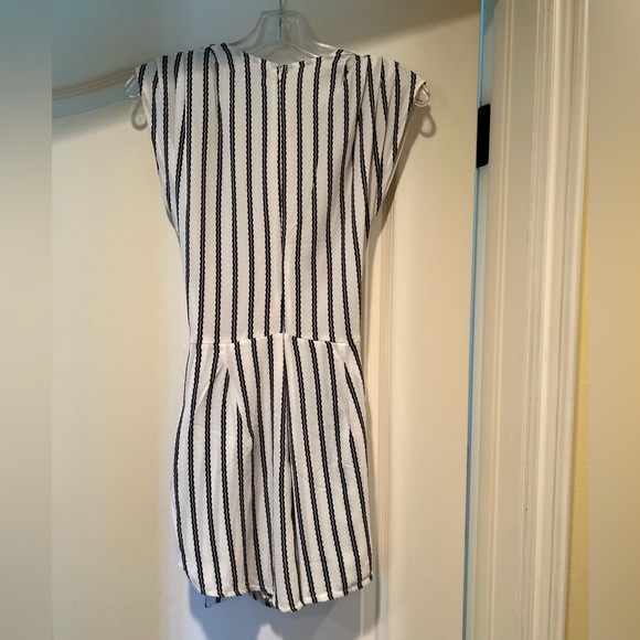LF White and black stripped romper - Picture 3 of 4